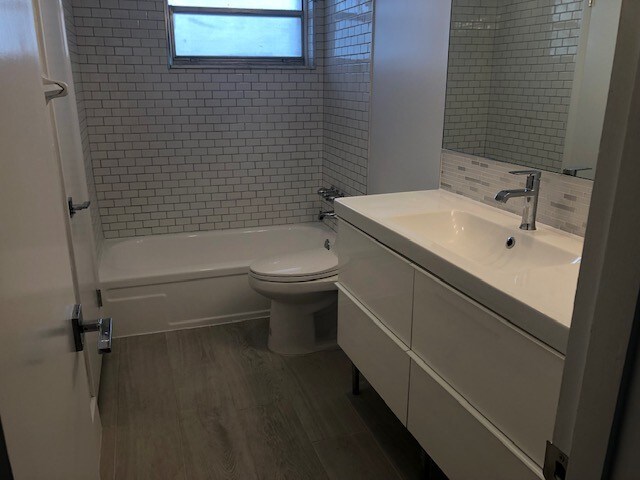 Building Photo - 1333 E Hallandale Beach Blvd