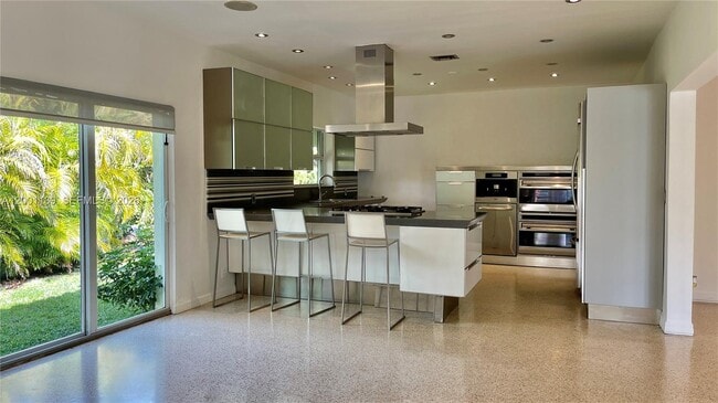 Building Photo - 625 93rd St