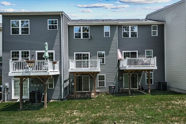 Building Photo - 6310 Crittenden Ln