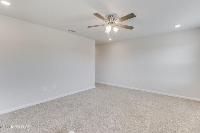 Building Photo - 1057 Enclave Cir