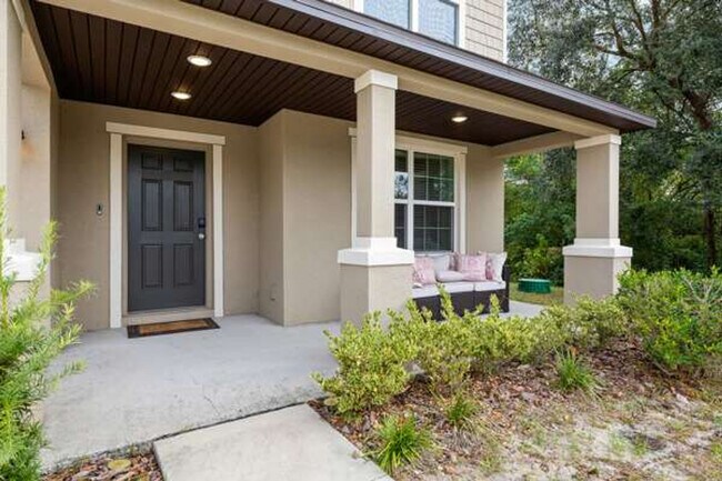 Building Photo - 14282 Coronado Dr