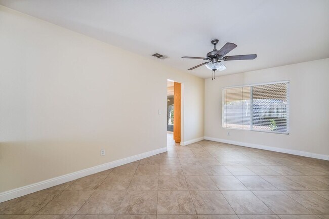 Building Photo - 5 bedroom home in Silverado Ranch area low upkeep yard