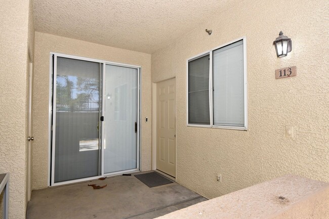 Building Photo - MODERN 1 BED 1 BATH CONDO WITH ATTACHED GA...