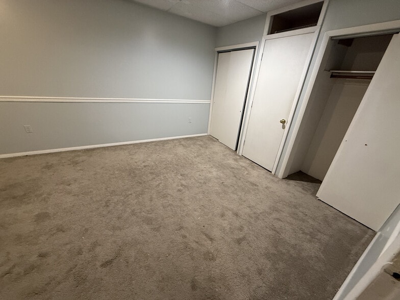 2nd Flr Bedroom - 368B Summerhill Rd