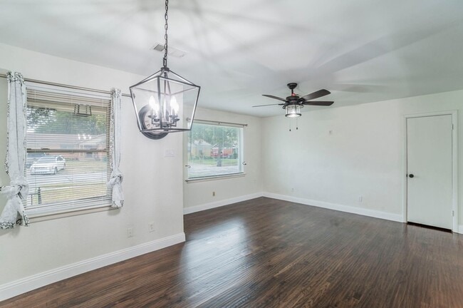 Building Photo - 924 Fuller Ave