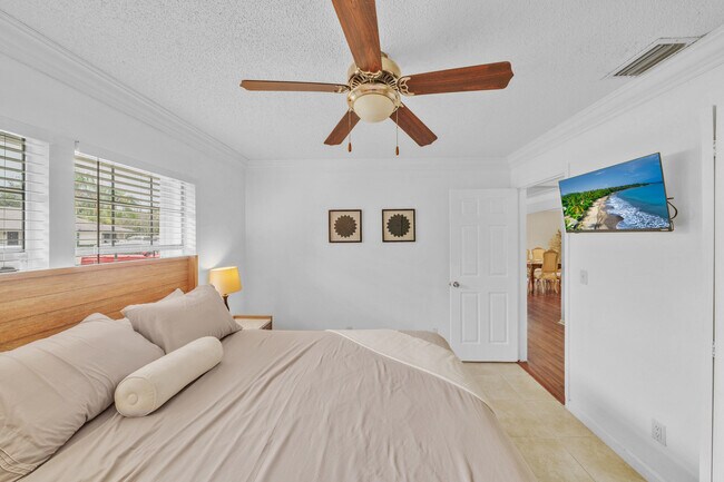 Building Photo - 1350 Riverside Cir