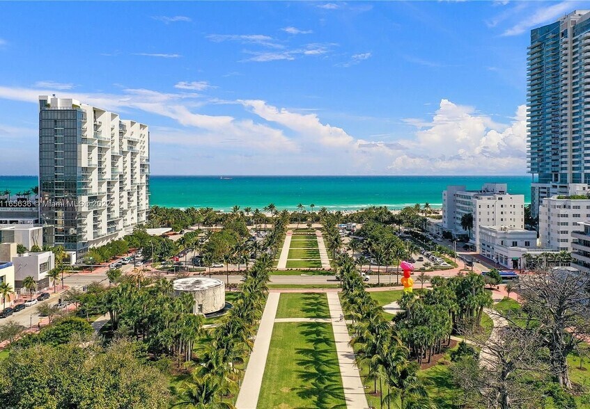 Building Photo - 2100 Park Ave