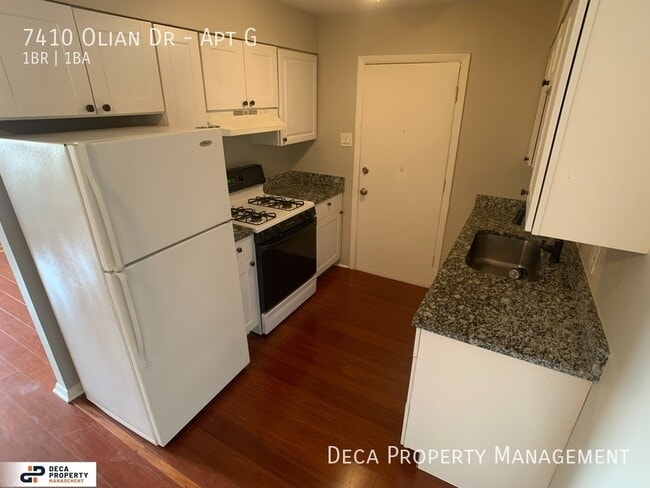 Building Photo - 1 Bedroom Apartment