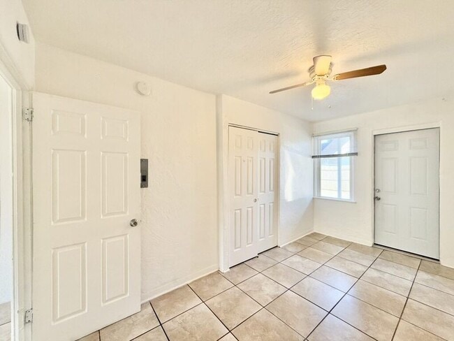 Building Photo - 551 N Ridgewood Ave