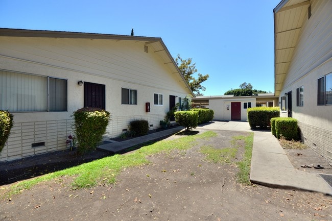 Building Photo - 440 N Rengstorff Ave