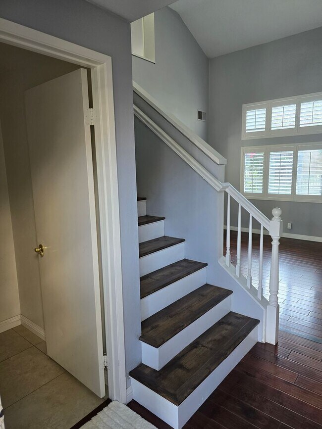 Building Photo - Beautiful Home in Corona for Lease
