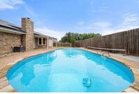 Building Photo - 213 Meadowhill Dr