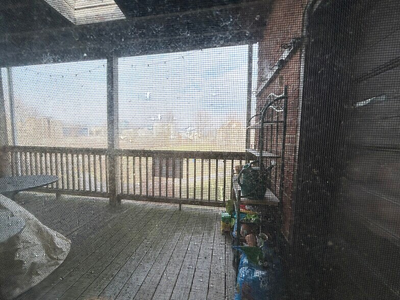 Building Photo - 96 Calumet St