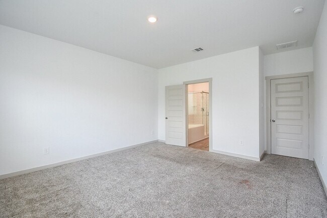 Building Photo - 8030 Milam Ln