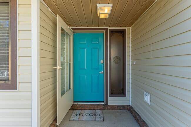 Building Photo - 101 Cedar Ridge Way