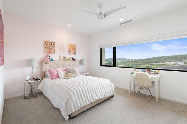 Building Photo - 4202 Serene Hills Dr