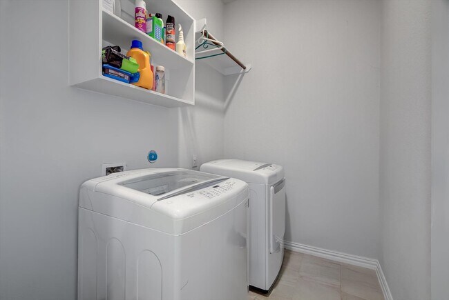 Building Photo - 3334 Tug Wy