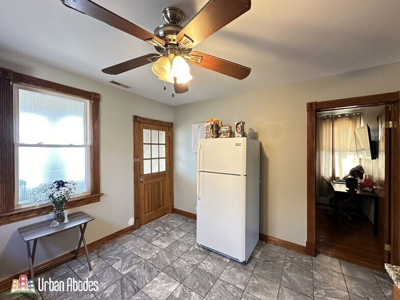 Building Photo - 3532 N Elston Ave