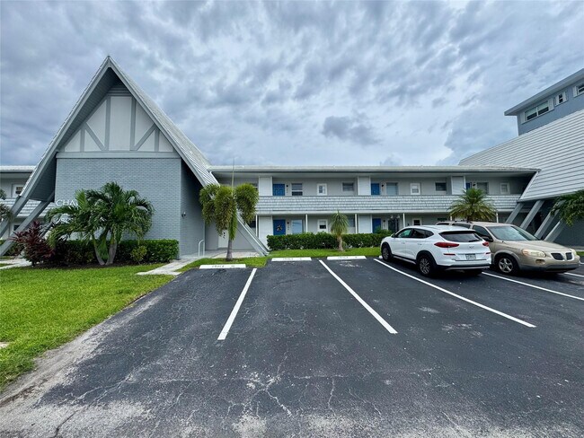 Building Photo - 2801 NE 33rd Ct