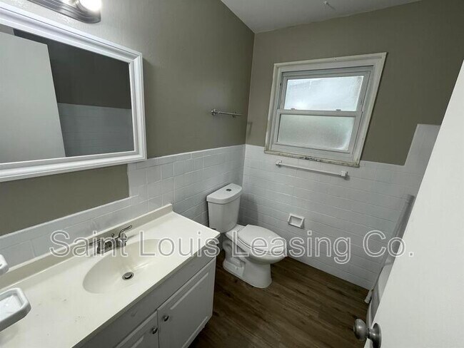Building Photo - 145 Clearview Dr
