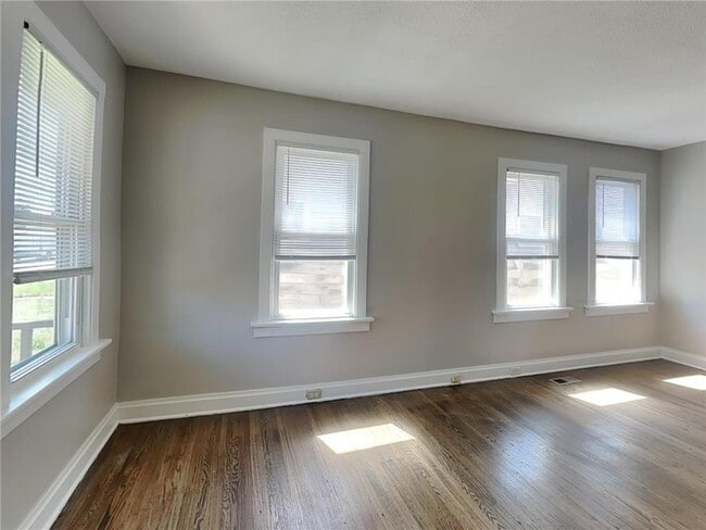 Building Photo - 3820 Jackson St NE