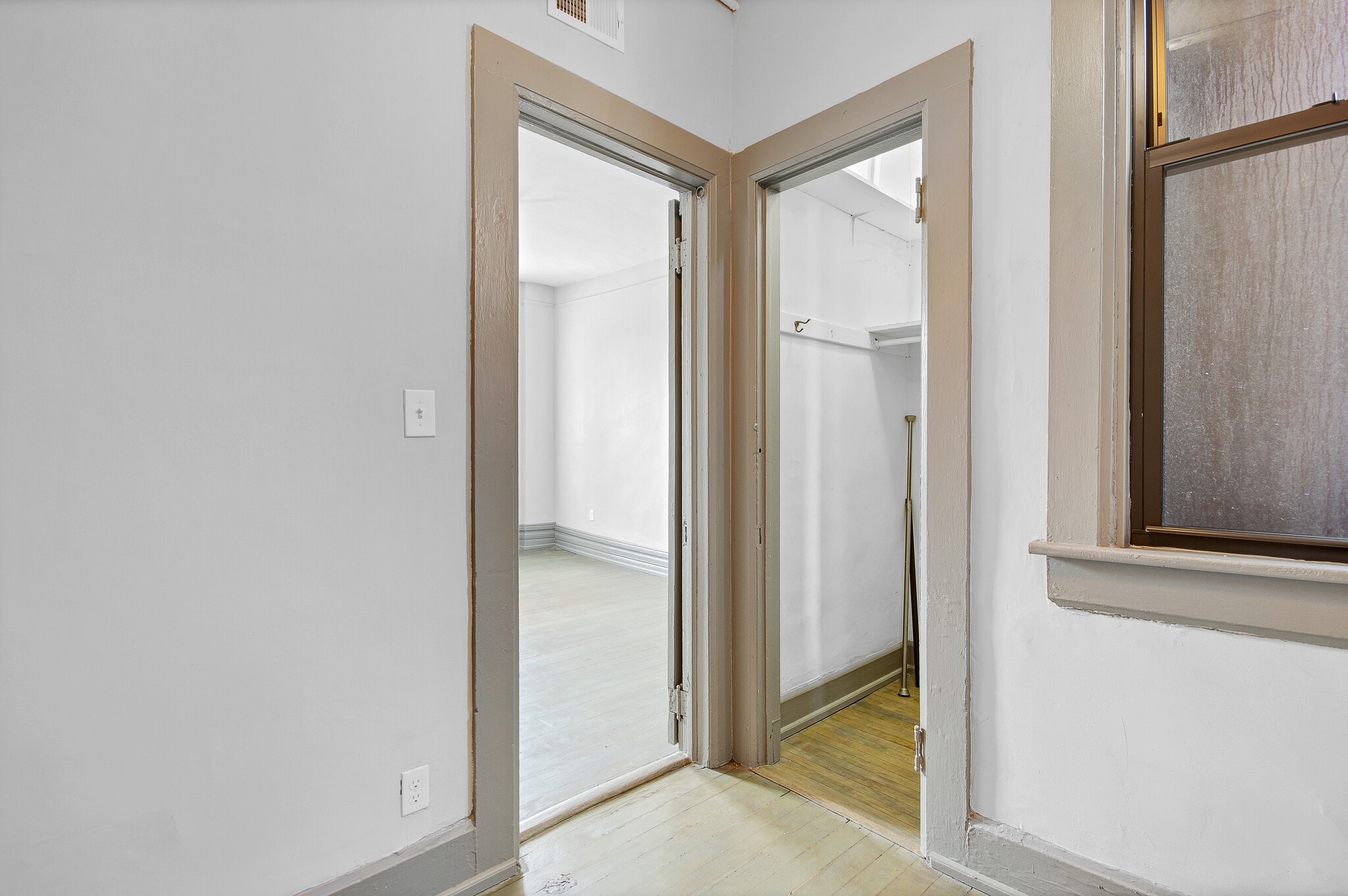 Building Photo - 1659 W 21st St