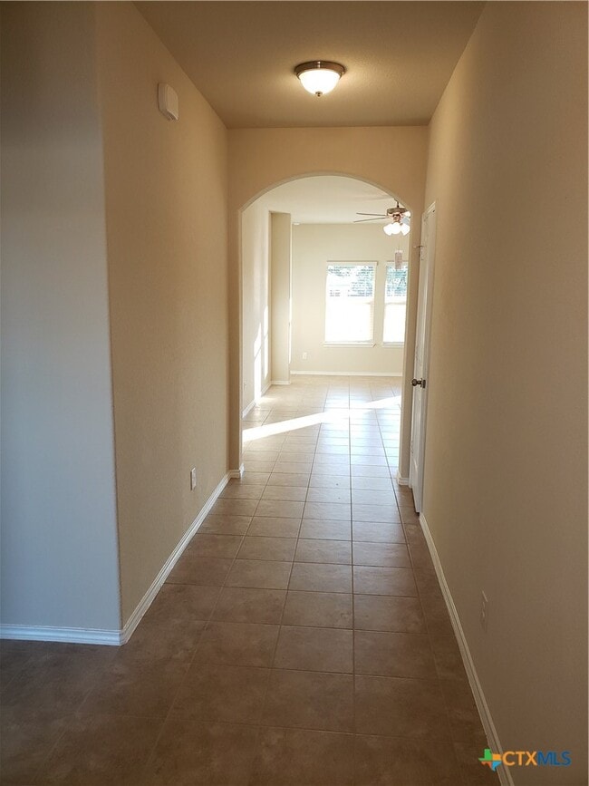 Building Photo - 5550 Perdita Dr