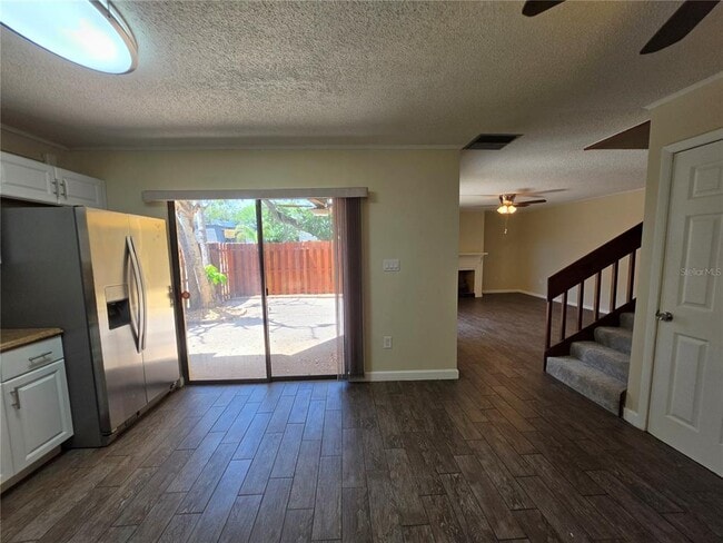Building Photo - 3824 Saxon Dr