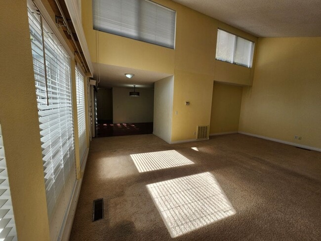 Building Photo - 2303 Franz Ct