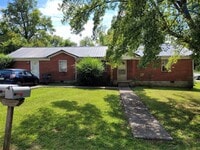 Building Photo - 205 E 13th St