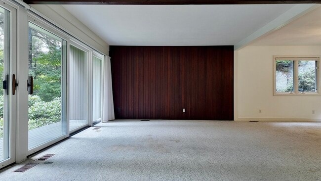 Building Photo - 14 Overlook Dr