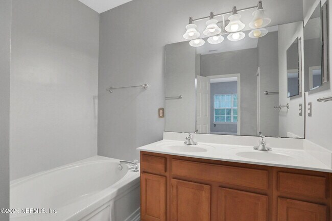 Building Photo - 9744 Summer Grove Way W