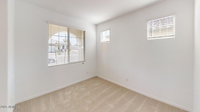 Building Photo - 8818 W Pasadena Ave