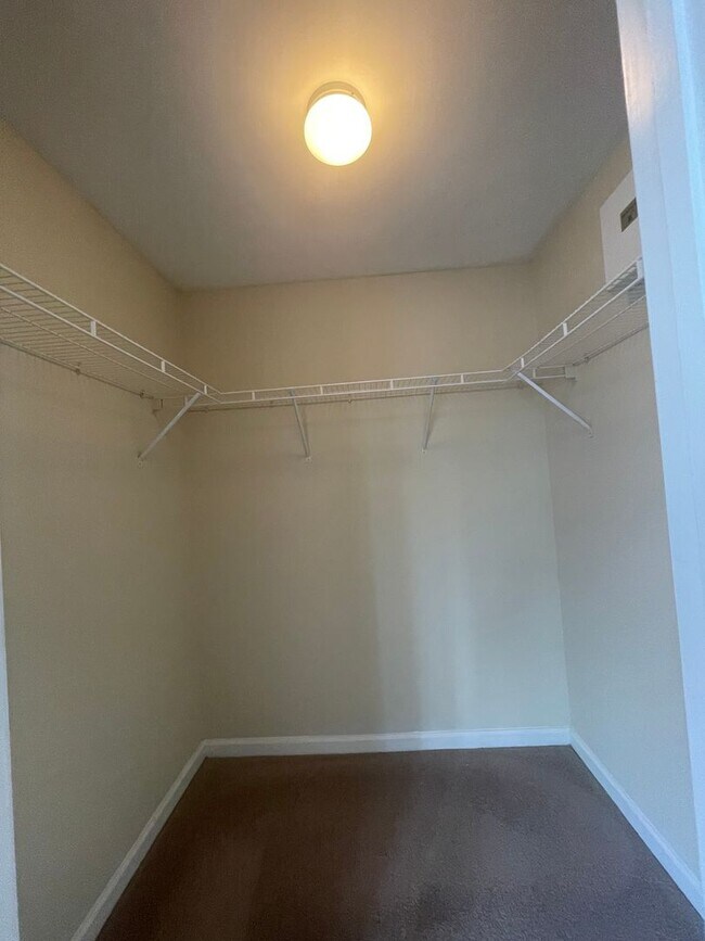 Building Photo - 17-1727 BBCH