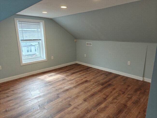 Building Photo - 102 Mt Pleasant Ave