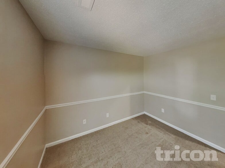 Building Photo - 1705 Glenn Meade Dr