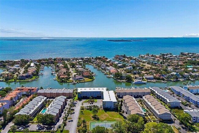 Building Photo - 719 Pinellas Bayway S