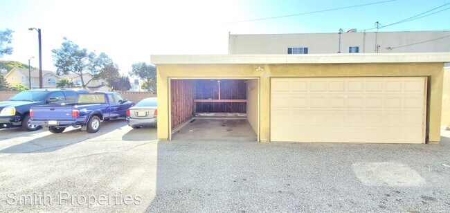 Building Photo - 1865 Plaza del Amo