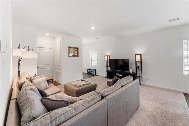 Building Photo - 10138 California Lily Ln