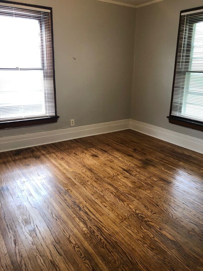 Building Photo - 291 Pearl St | Apt B | 2 BD/1 BA | Great L...