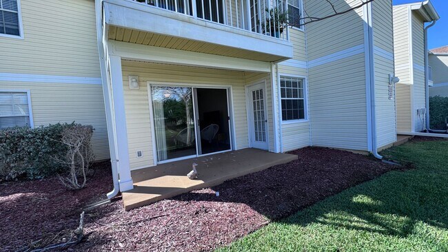 Building Photo - Coastal Living at Its Finest – Stylish 2BR...