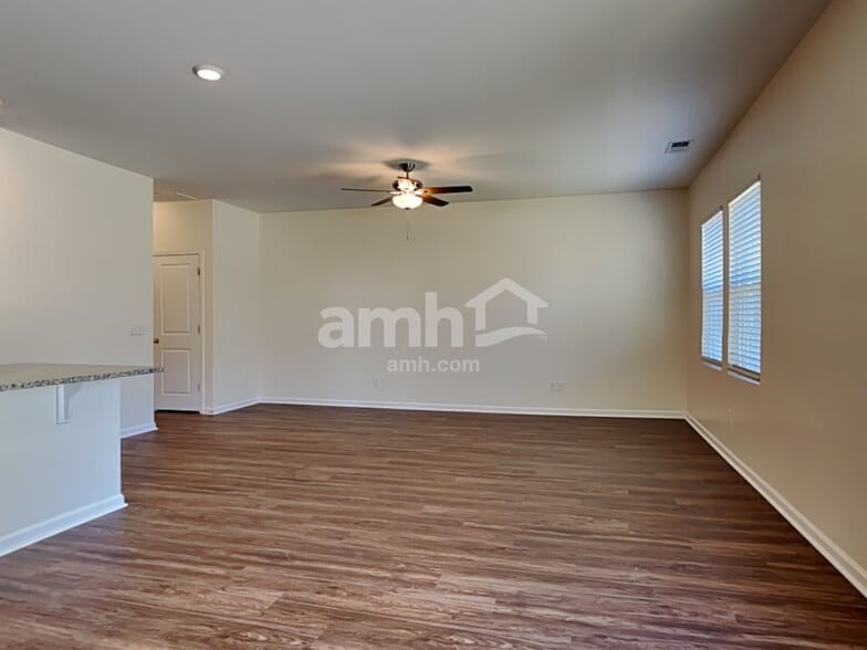 Building Photo - 168 Orion Way