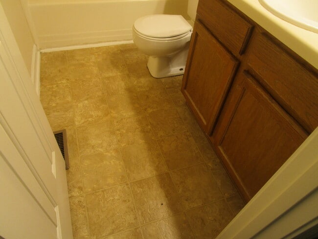 Building Photo - 645 Archdale Dr