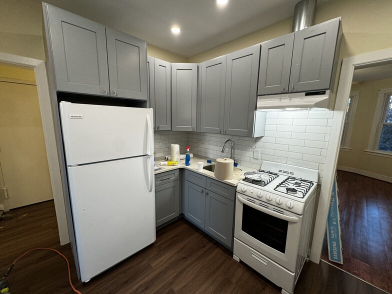 Newly renovated kitchen - 9022 143rd St