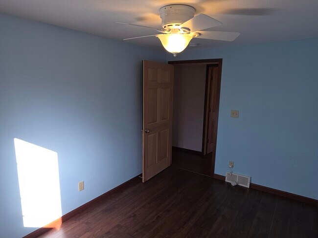 Building Photo - N67W28710 Longview St