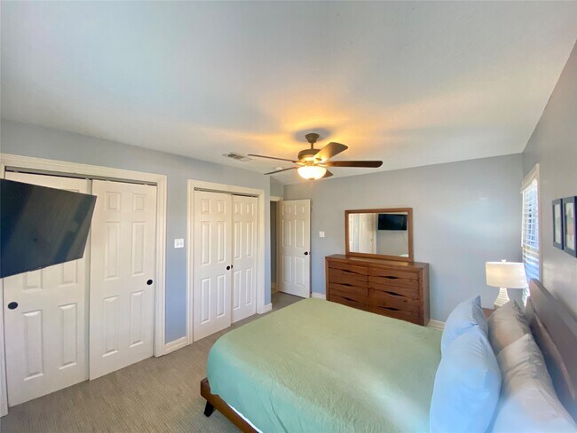 Building Photo - 1311 Milam Dr