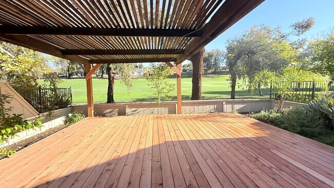 Building Photo - Charming, 2BD/2BA, Single-Story TH in Crow Canyon Country Club in Danville- Available NOW!