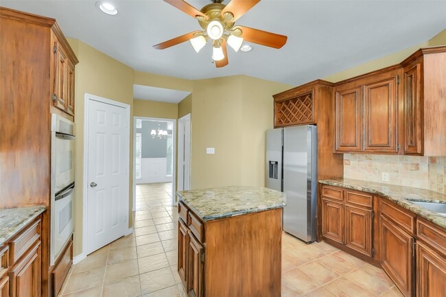 Building Photo - 7619 Limber Bough Dr