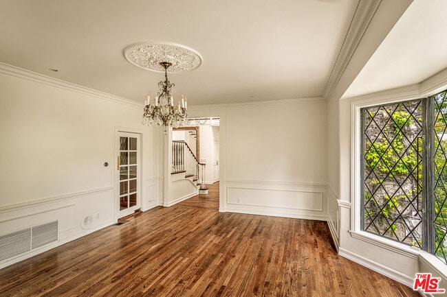 Building Photo - 353 N Gunston Dr