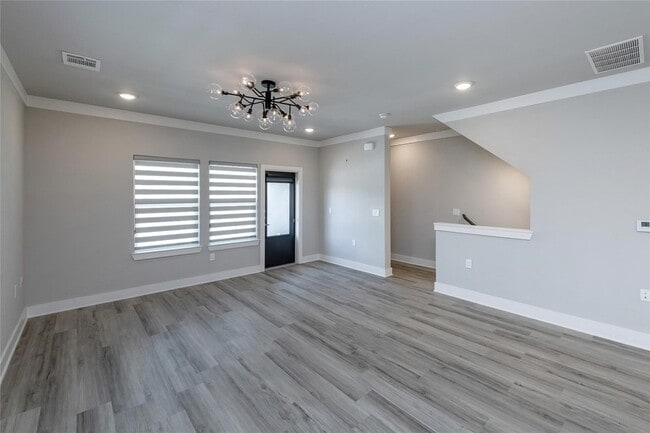 Building Photo - 3301 Wynwood Dr